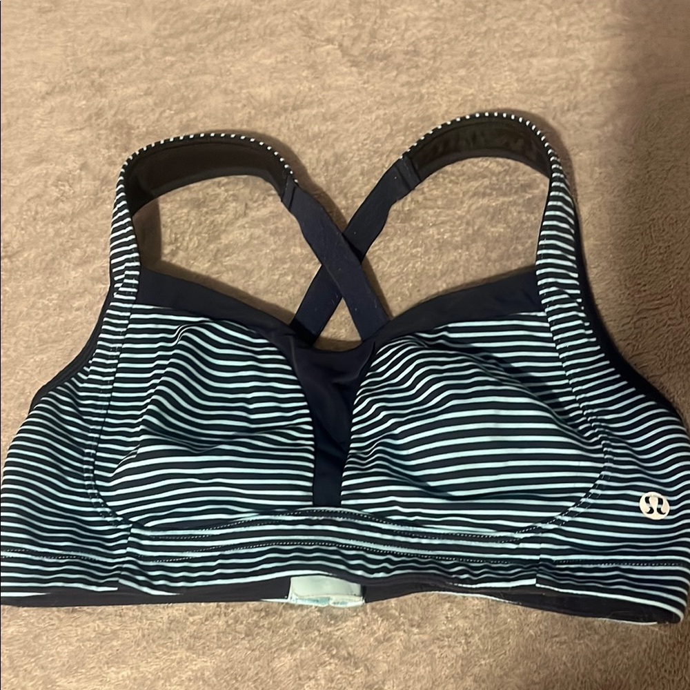 NWOT 32D Lululemon Striped Light Blue and Black Sports Bra